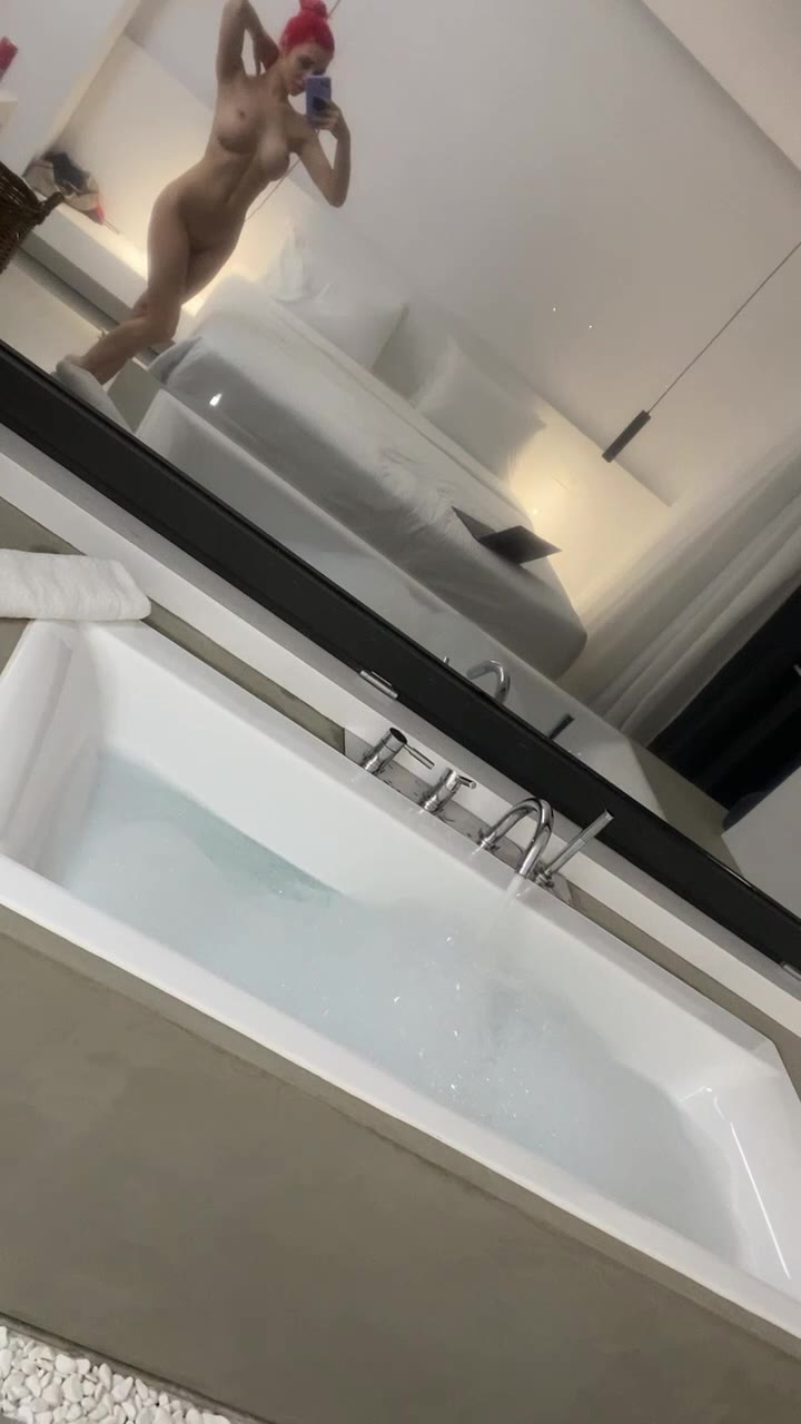 Epic Adventurous  Huge tits Nacre Victoire nude pic PRIVATE