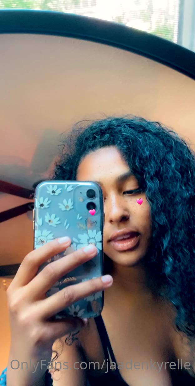 Sensational Blonde Jaaden Kyrelle pussy