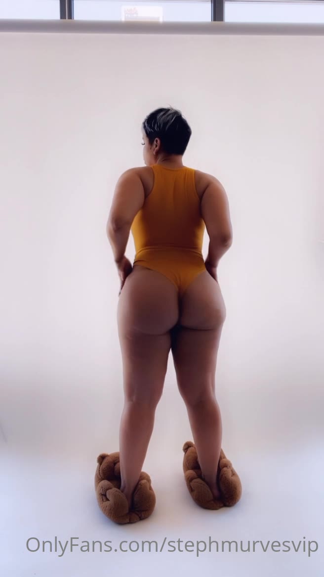 Exposed slut Big tits Steph Murves pussy Clip