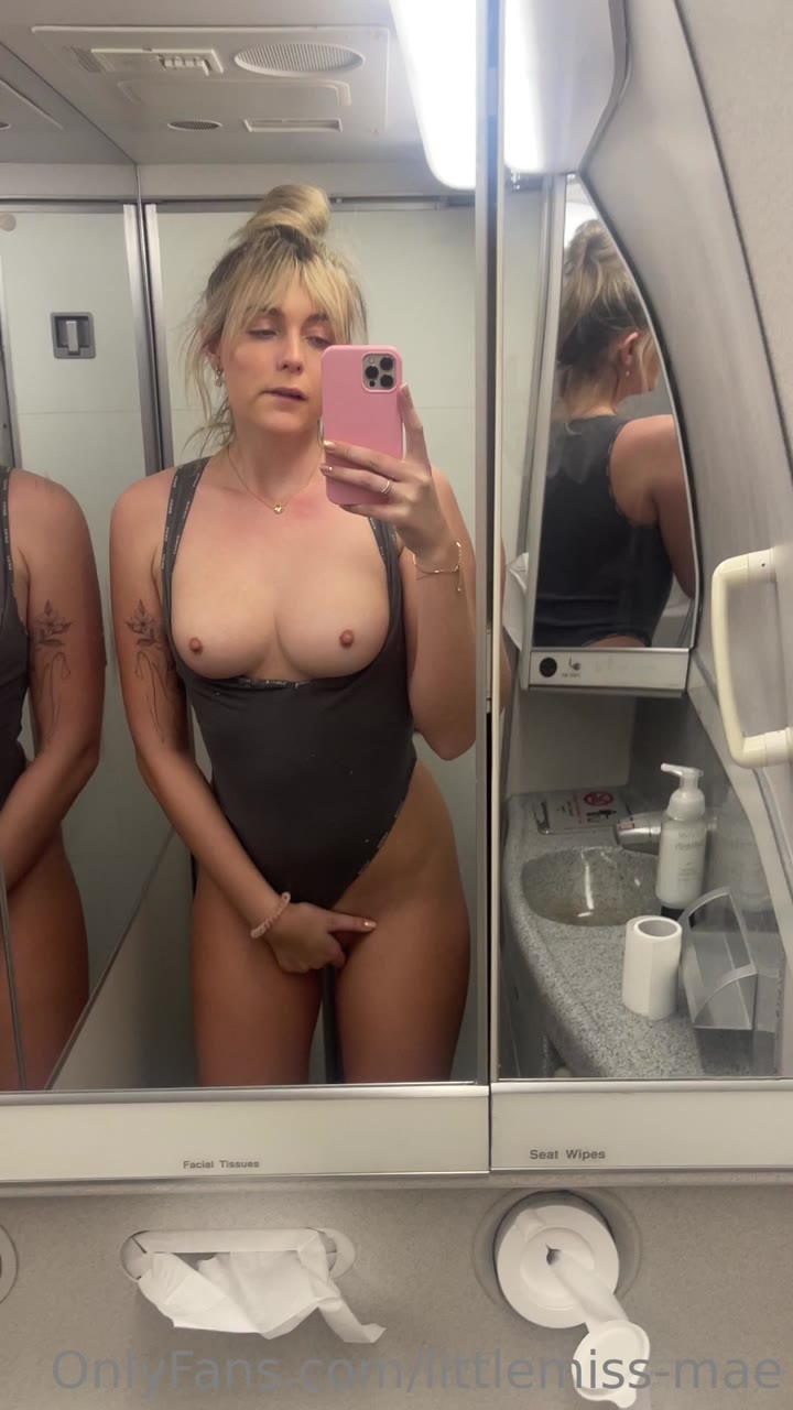 pornstar white Amelie May collab