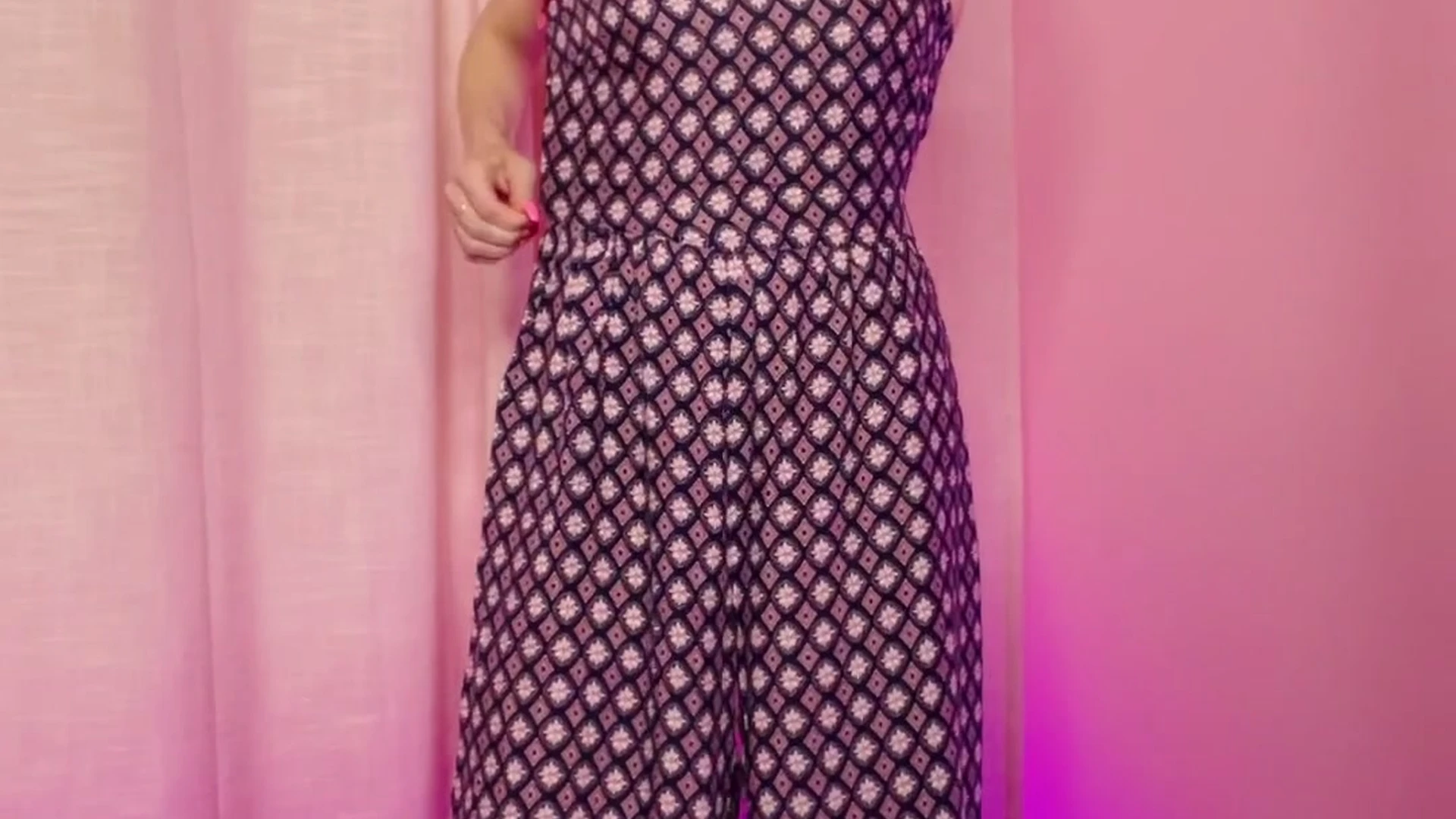 influencer natural boobs Mama Fiona leaked pics