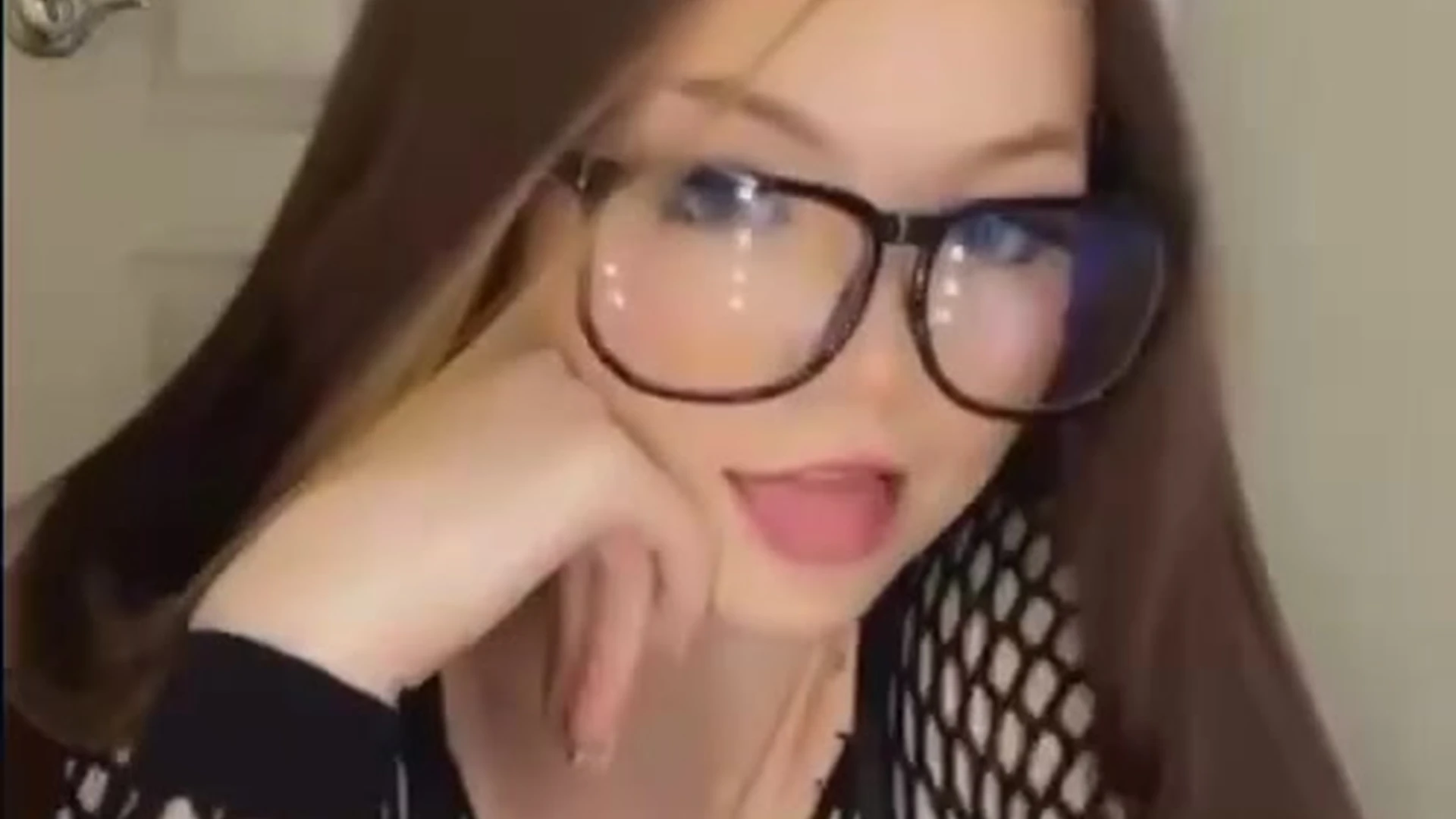 Exposed small ass Strawbeariemilkk nude