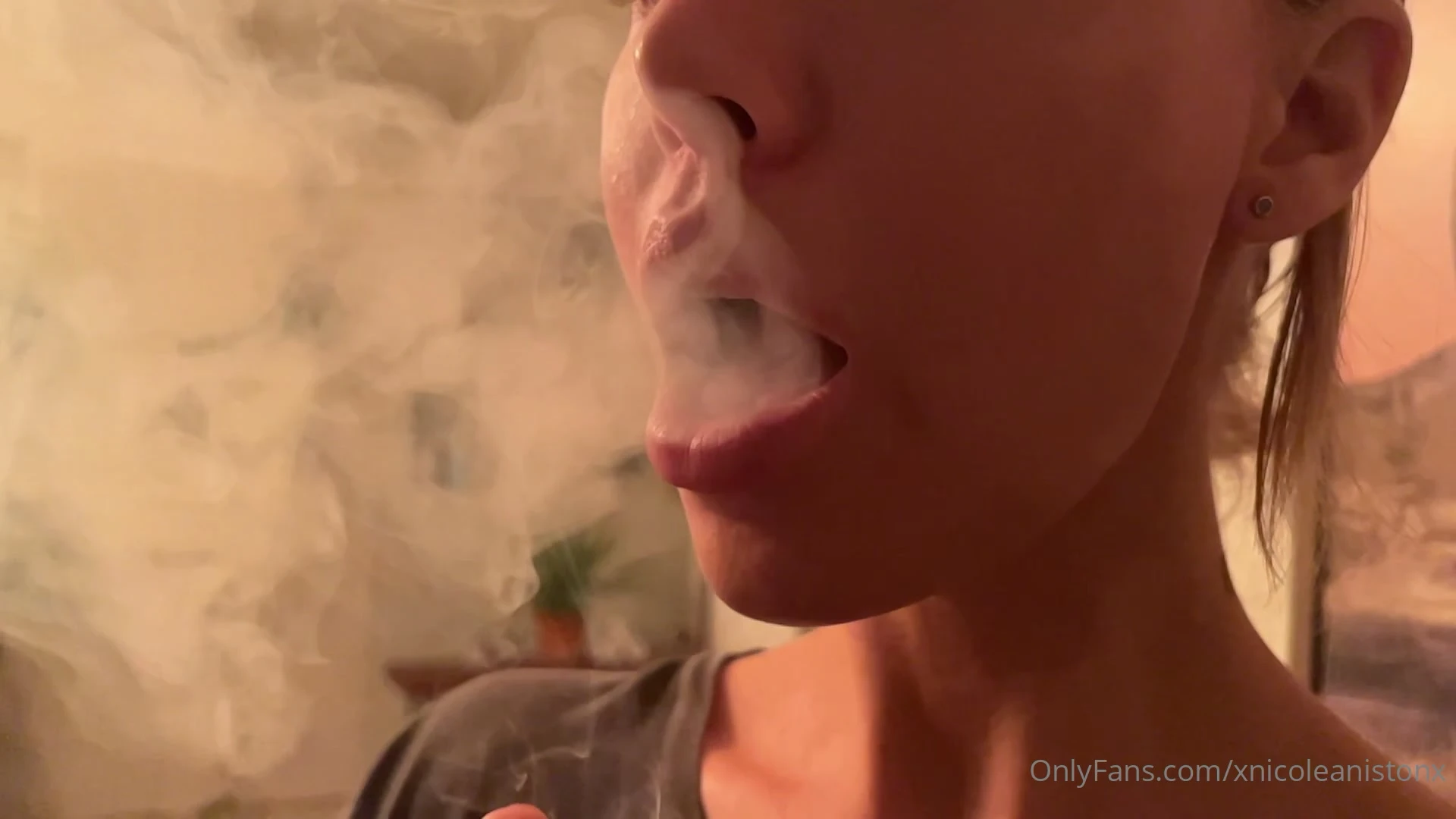 Motivated Sweating curvy Nicole Aniston ass