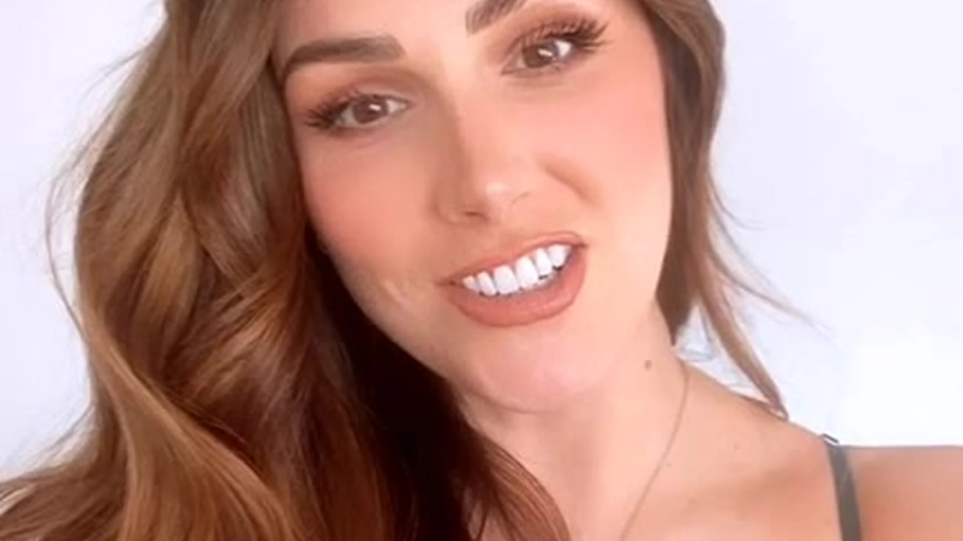 slut babe Lucy Pinder leaked private dm video