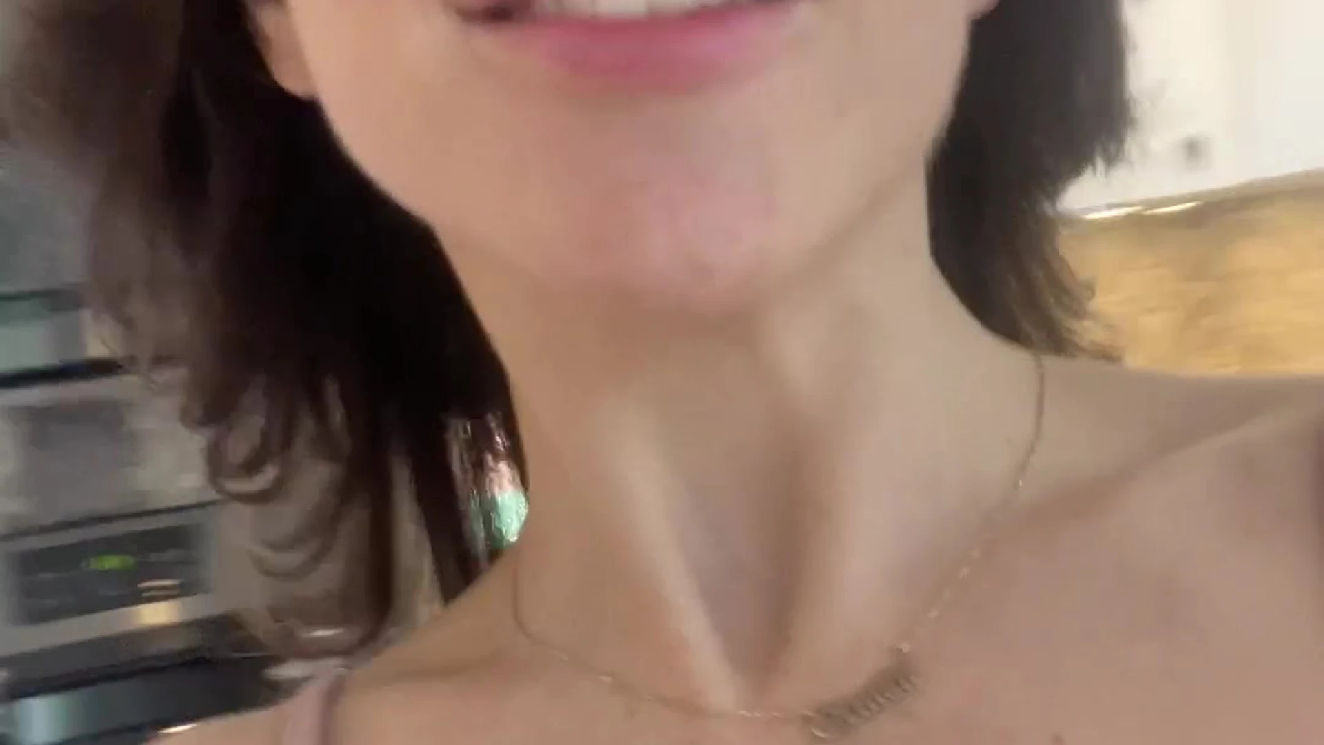 Ambitious  babe Mama Fiona fap Vid