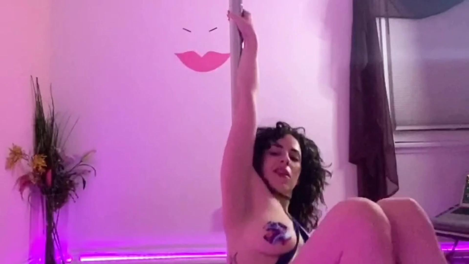 hottie natural boobs Mama Fiona Leak exposed Exclusive full vid Exposed