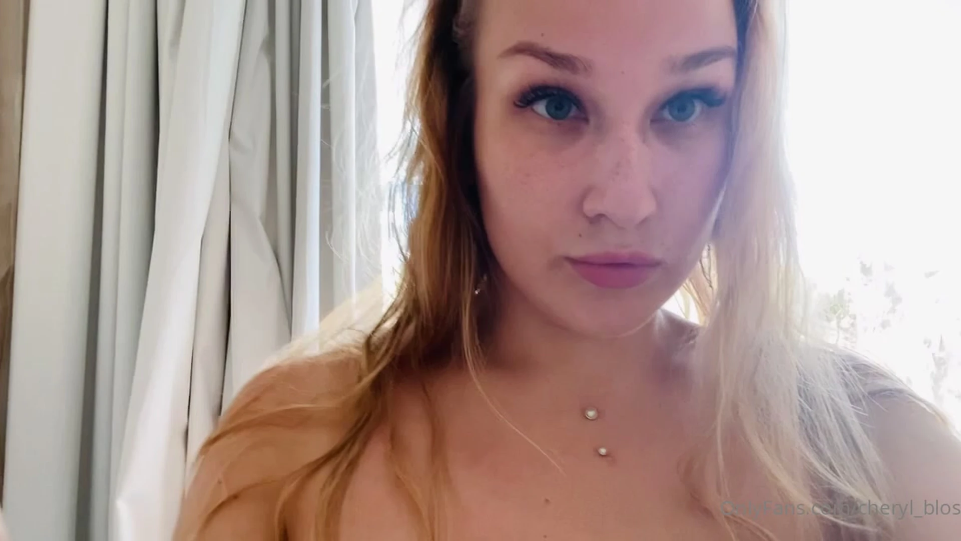 pretty fake tits Cheryl Blossom leaked pic Full Movie