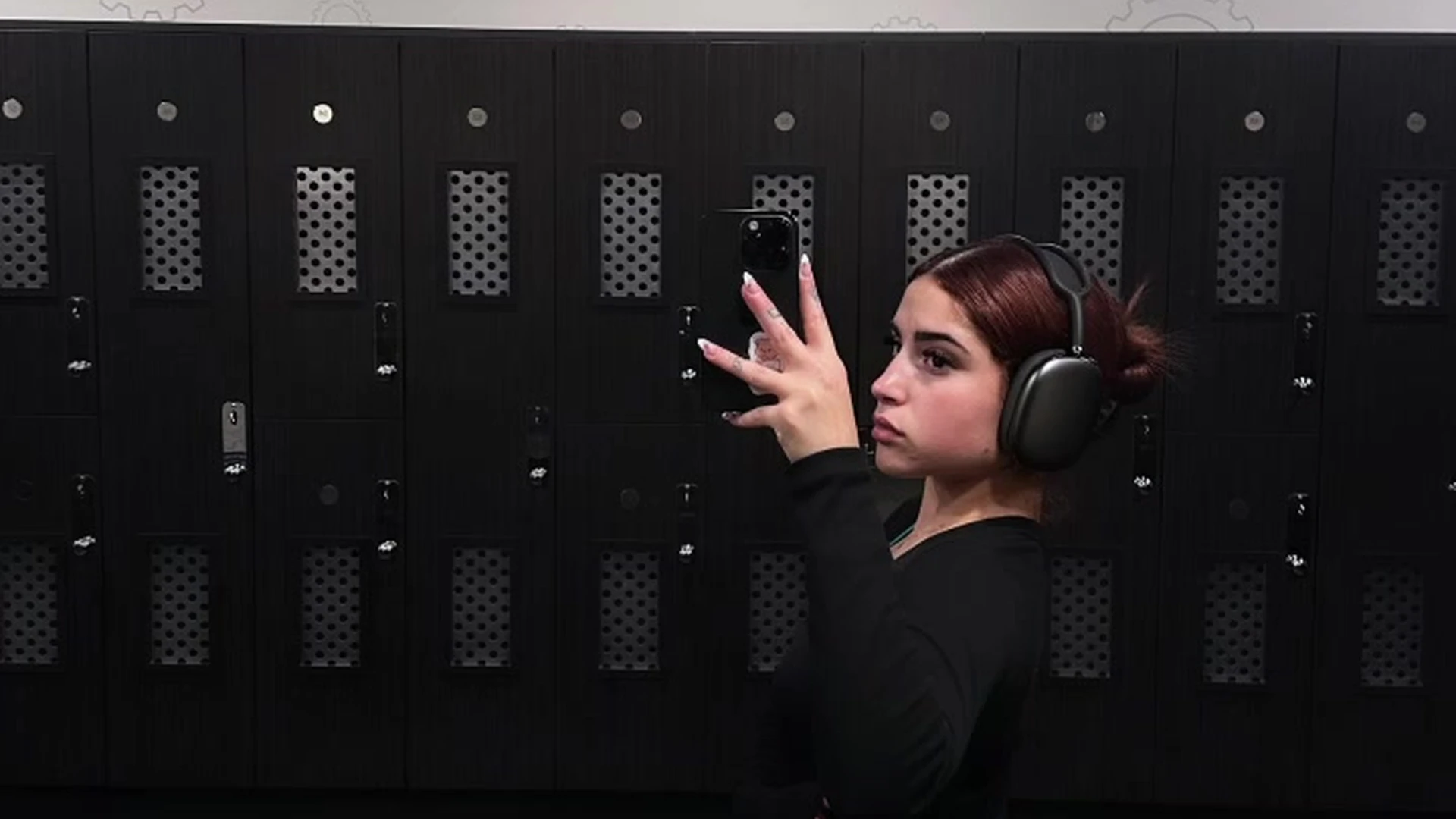 whore brunette Angela Alvarez leaked tits pic