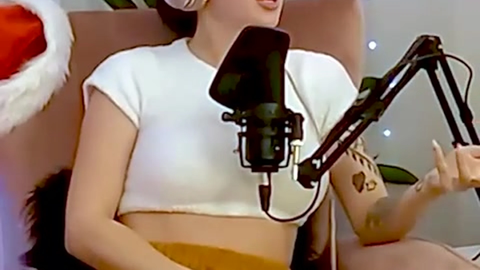 Exposed cute natural boobs Molly Stewart Naked Full leaked video