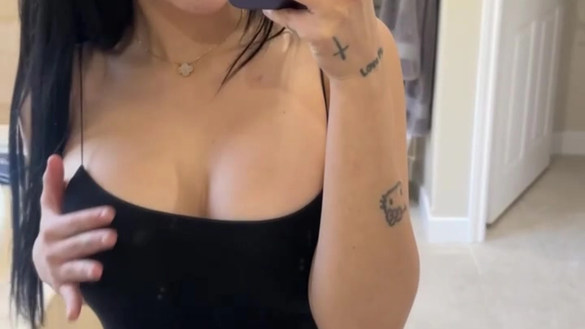 small tits Kittylixo sex tape