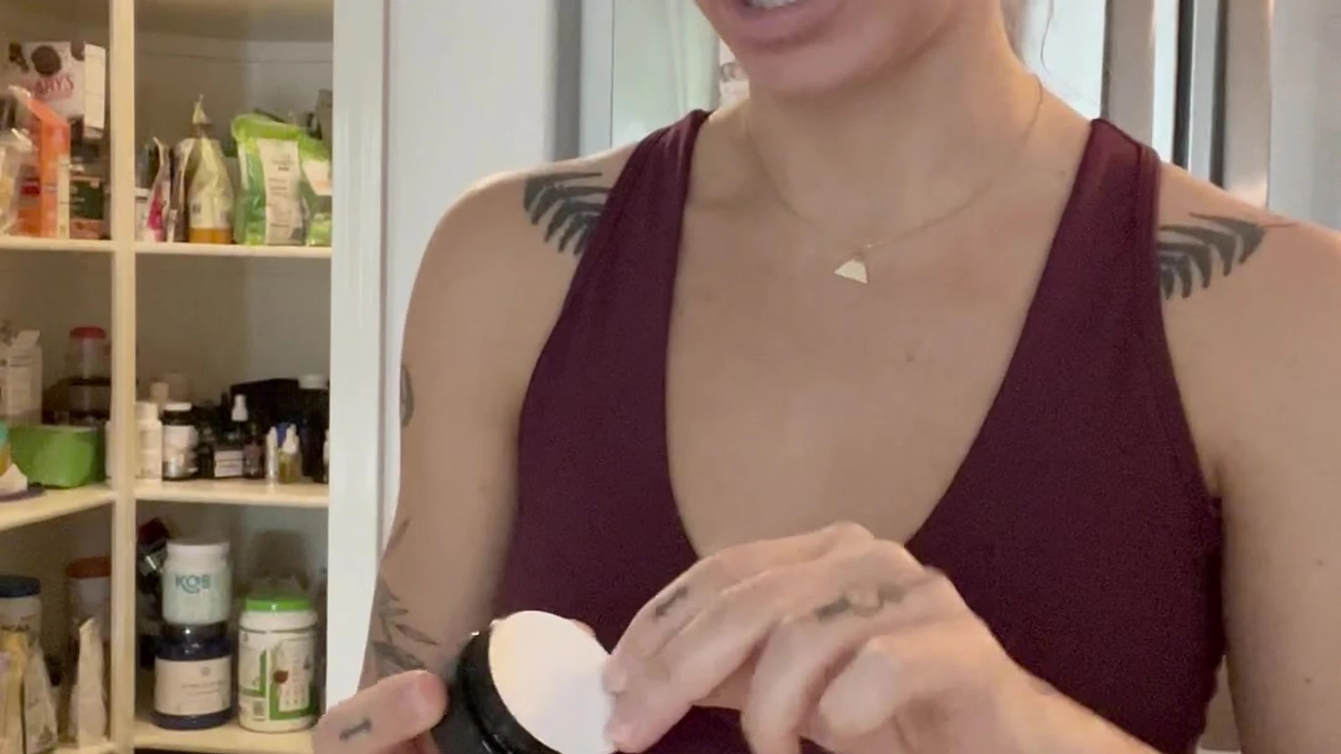 curvy Nicole Aniston naked