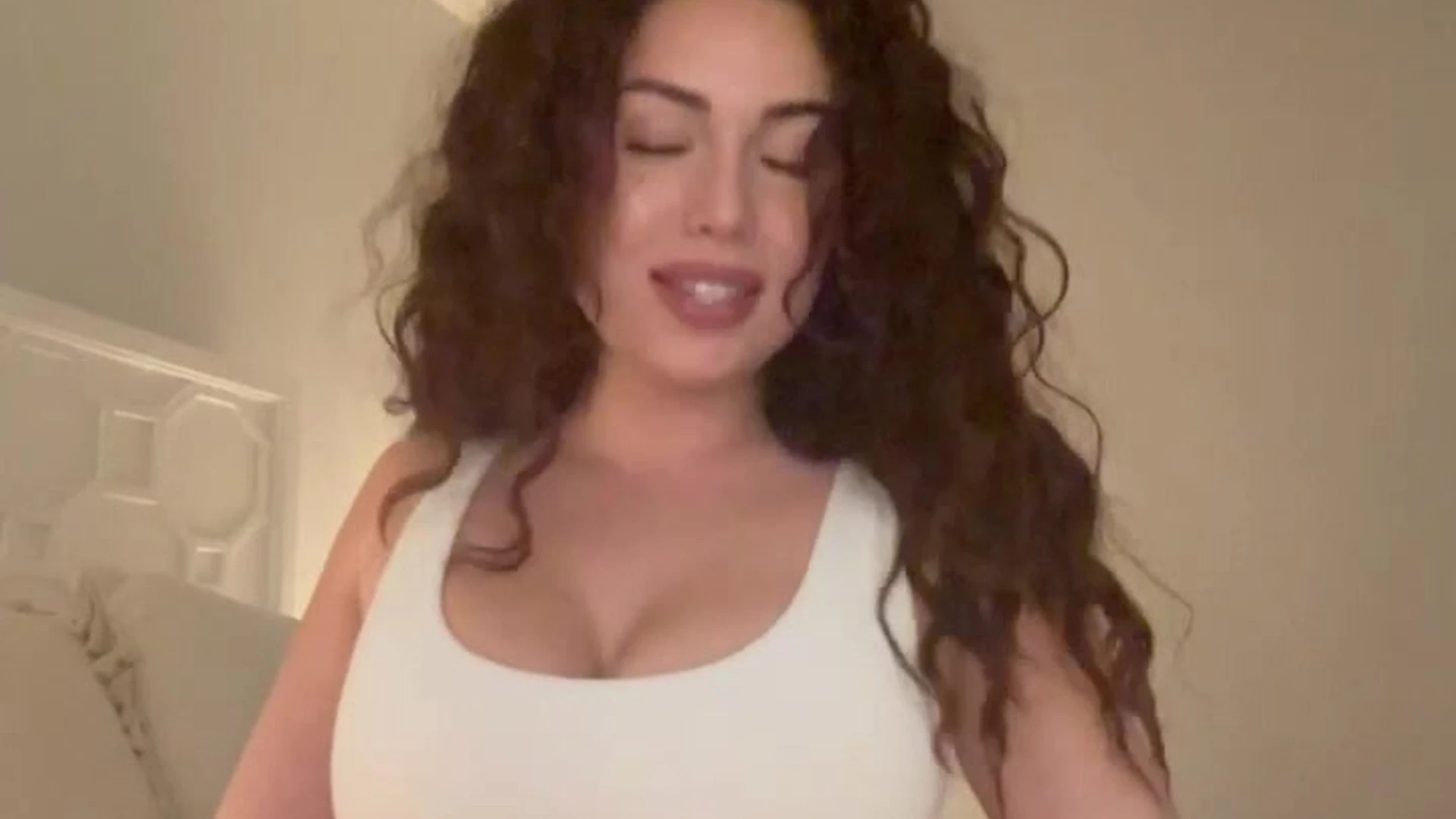 pretty Dripping big natural tits playgirlcris l e a k e d