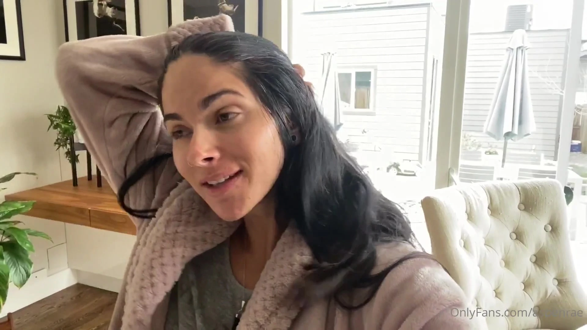 Steadfast sucking natural boobs Aspen Rae tits