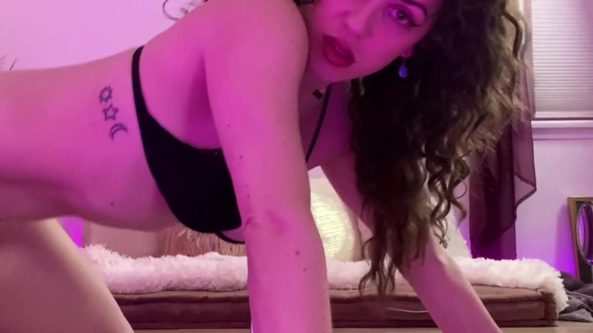 Affectionate petite Mama Fiona only fans