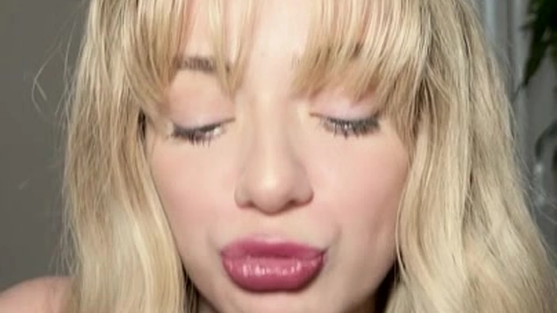 Exposed small tits Autumren Naked leaked