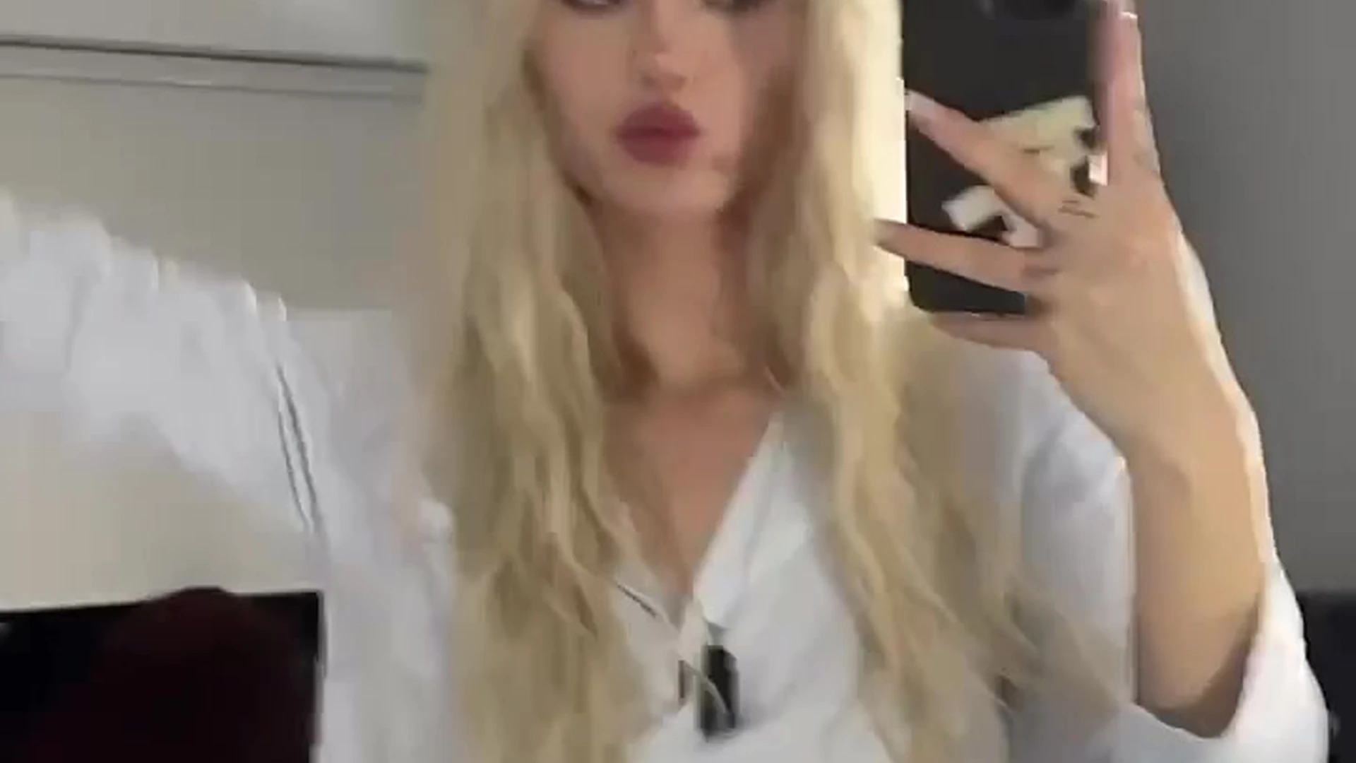 gorgeous small boobs ari baby ripped cams