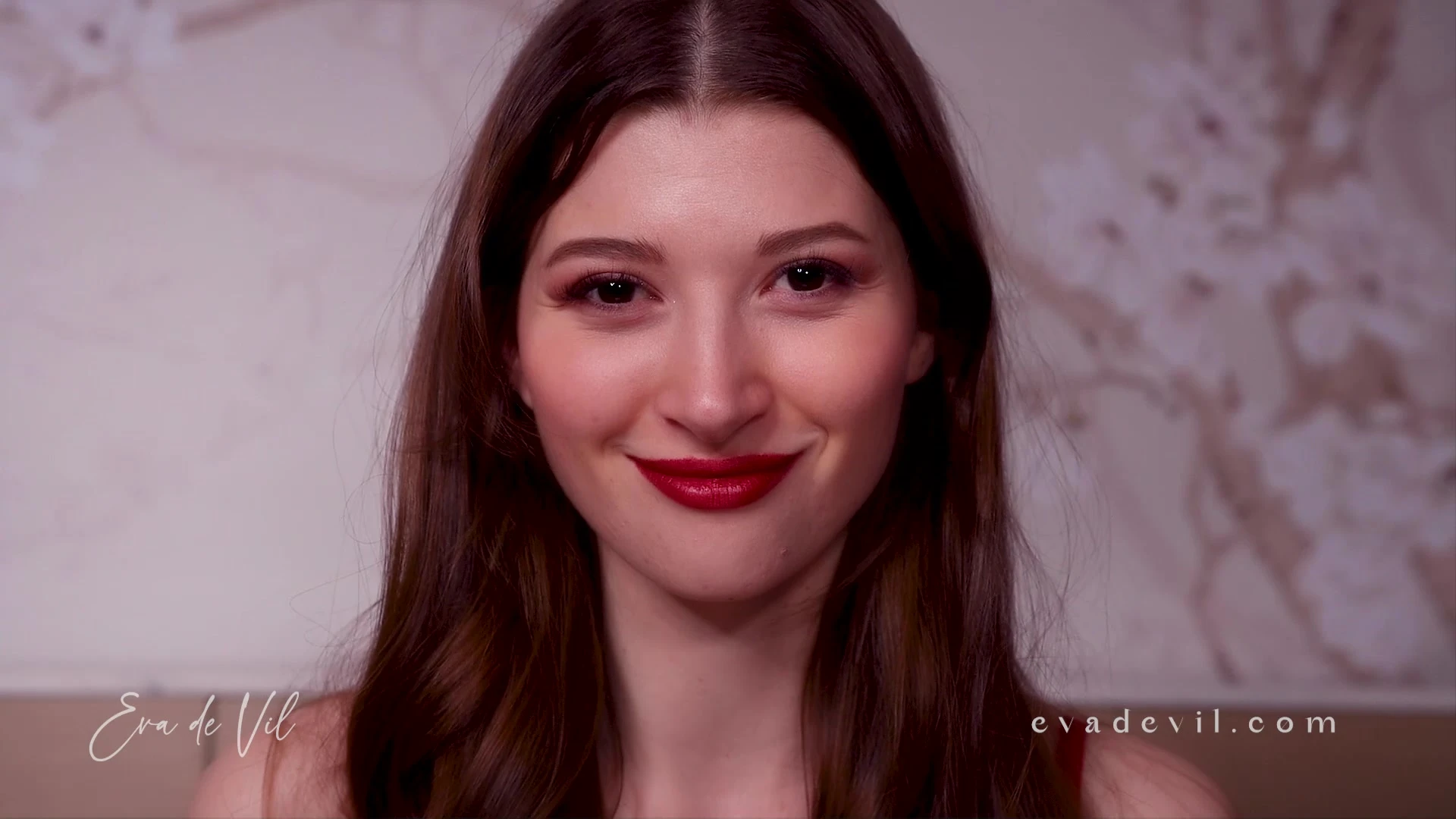 caucasian Eva de Vil real name Sensational