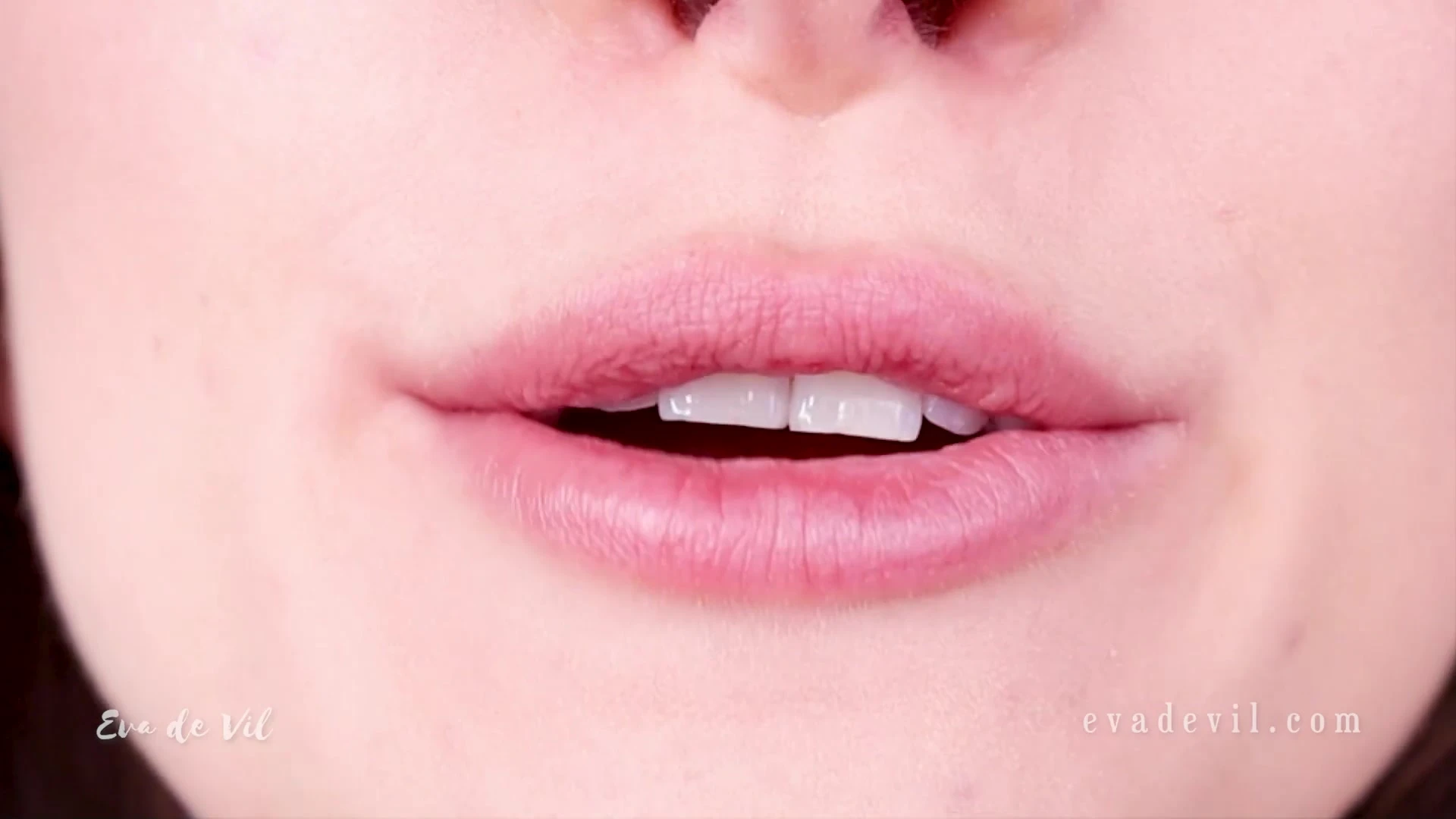 Exposed brunette Eva de Vil leak xxx