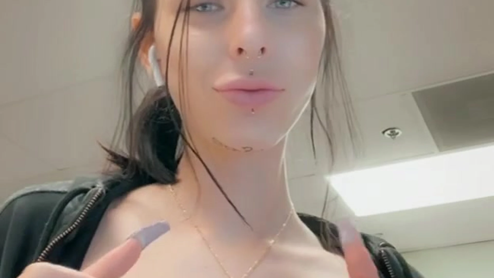 thirst poster blonde Strawberrysquirtcake Nudes leak