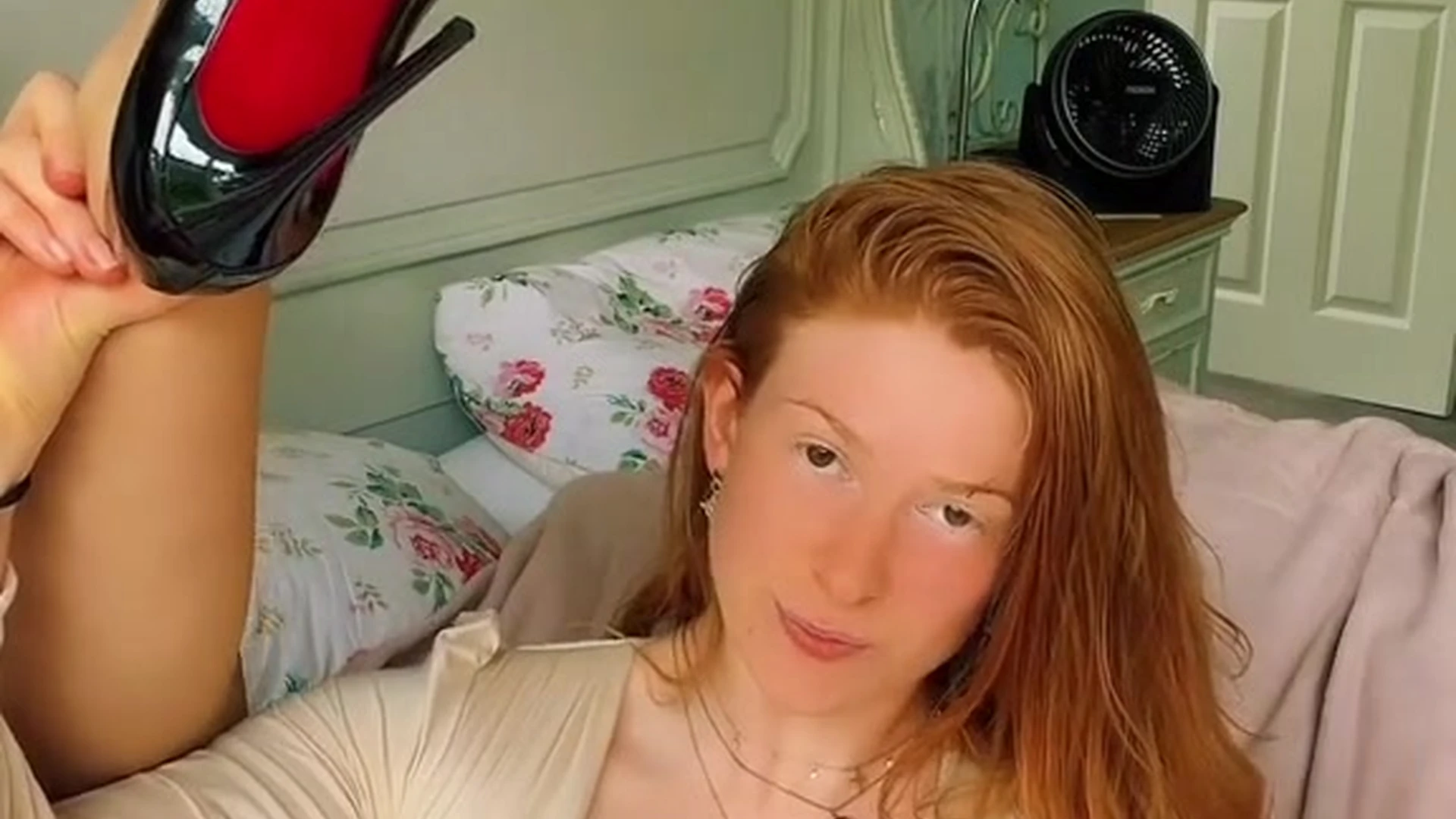 brunette Imogen Lucie onlyfans leaks pic Epic