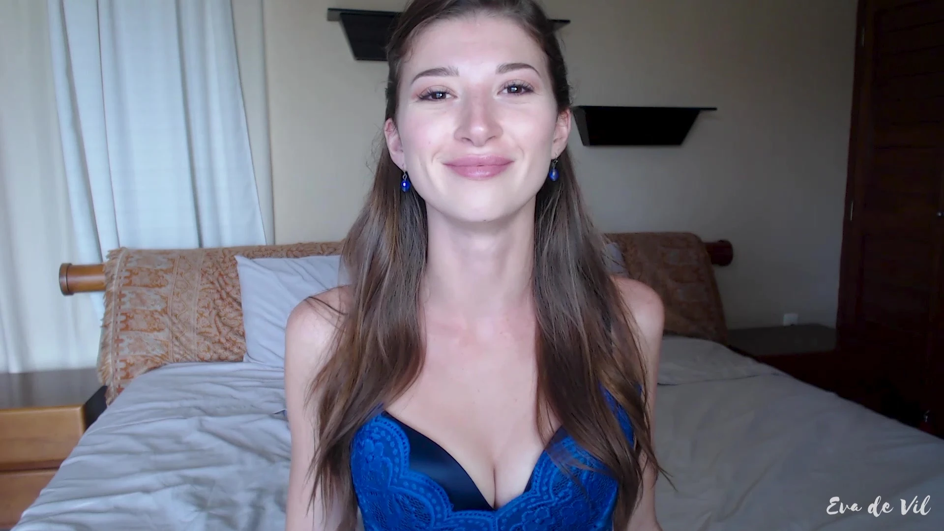 Exposed caucasian Eva de Vil Nude OF