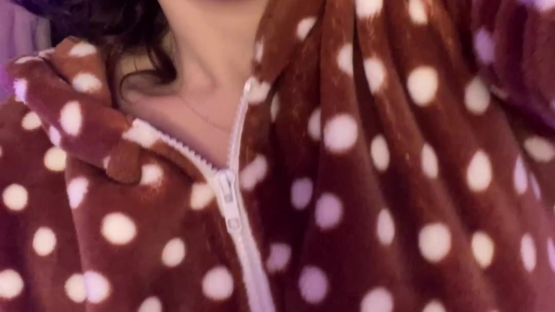 cum dumpster Dripping natural boobs Mama Fiona nude porn leak