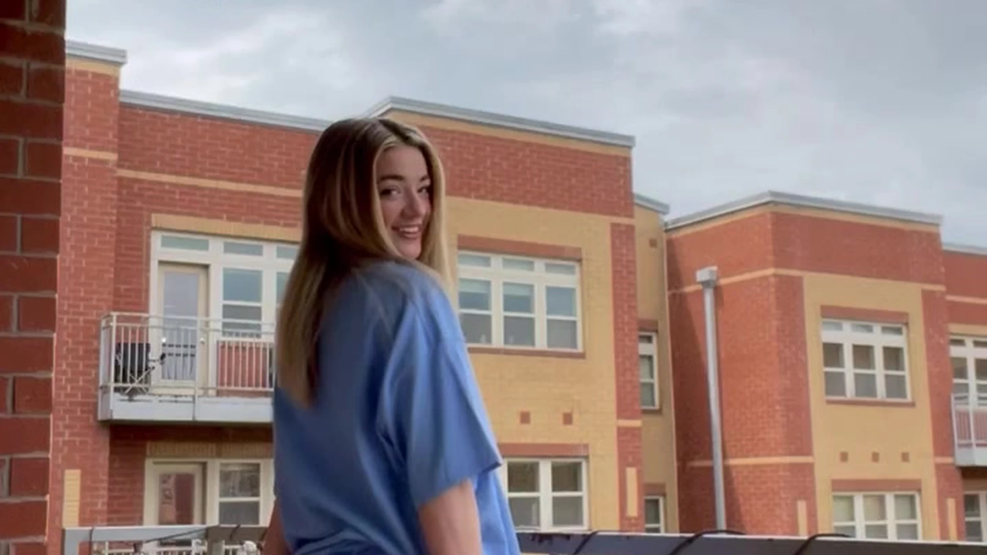 blonde Autumren Naked Vid