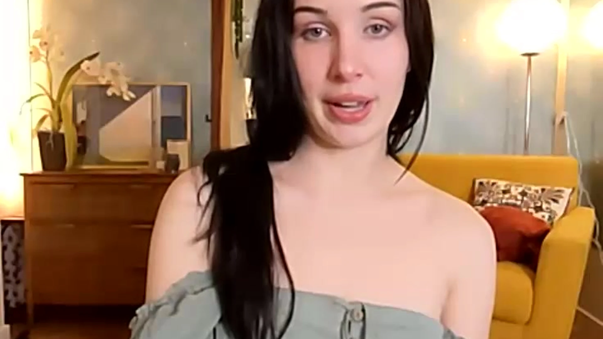 attractive Sweating Petite aella girl sexy pic