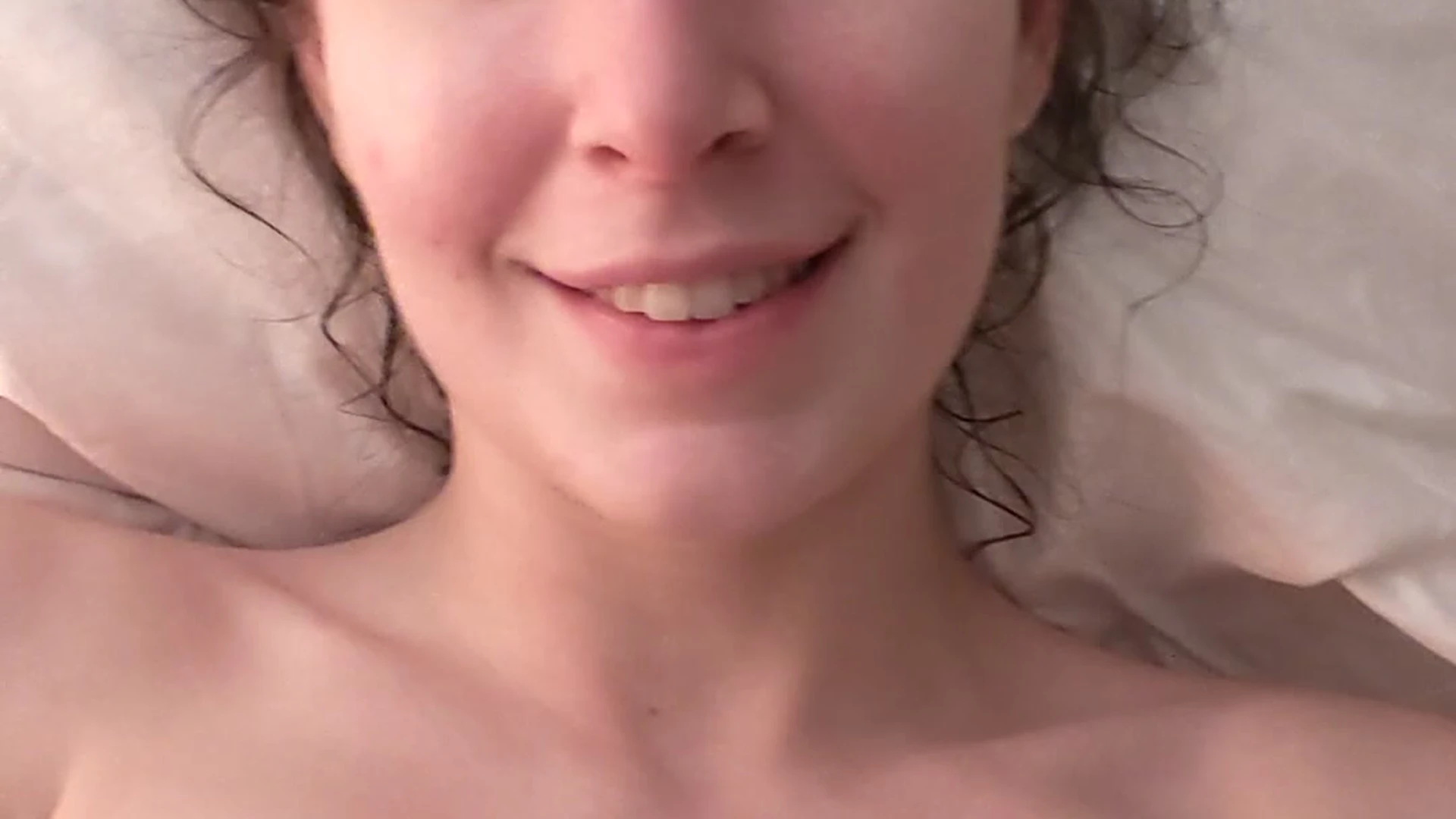 Sensational natural boobs aella girl leaked tits pic