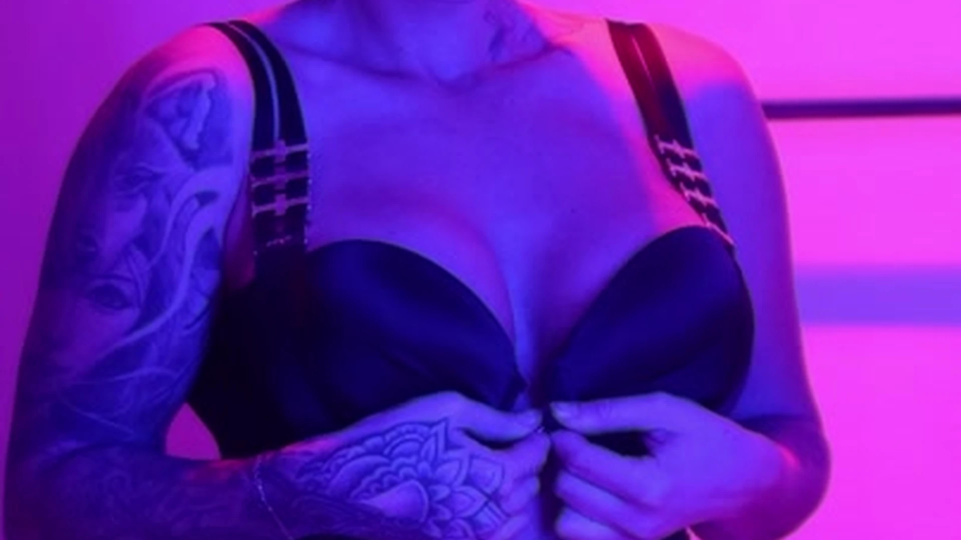 Epic fake boobs Kayla Lauren nude onlyfans