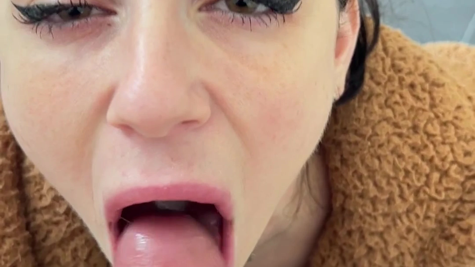 Resolute babe Mama Fiona pic leak