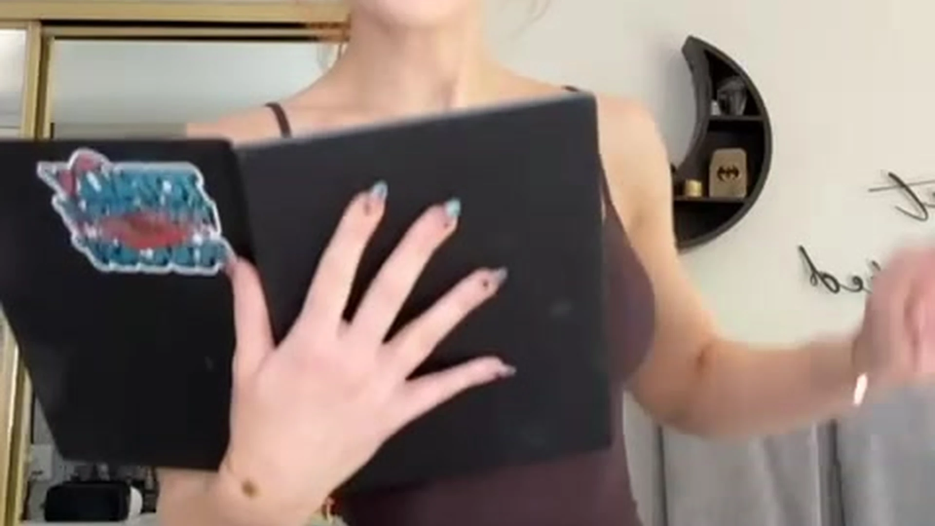 hotie natural boobs Molly Stewart l e a k e d