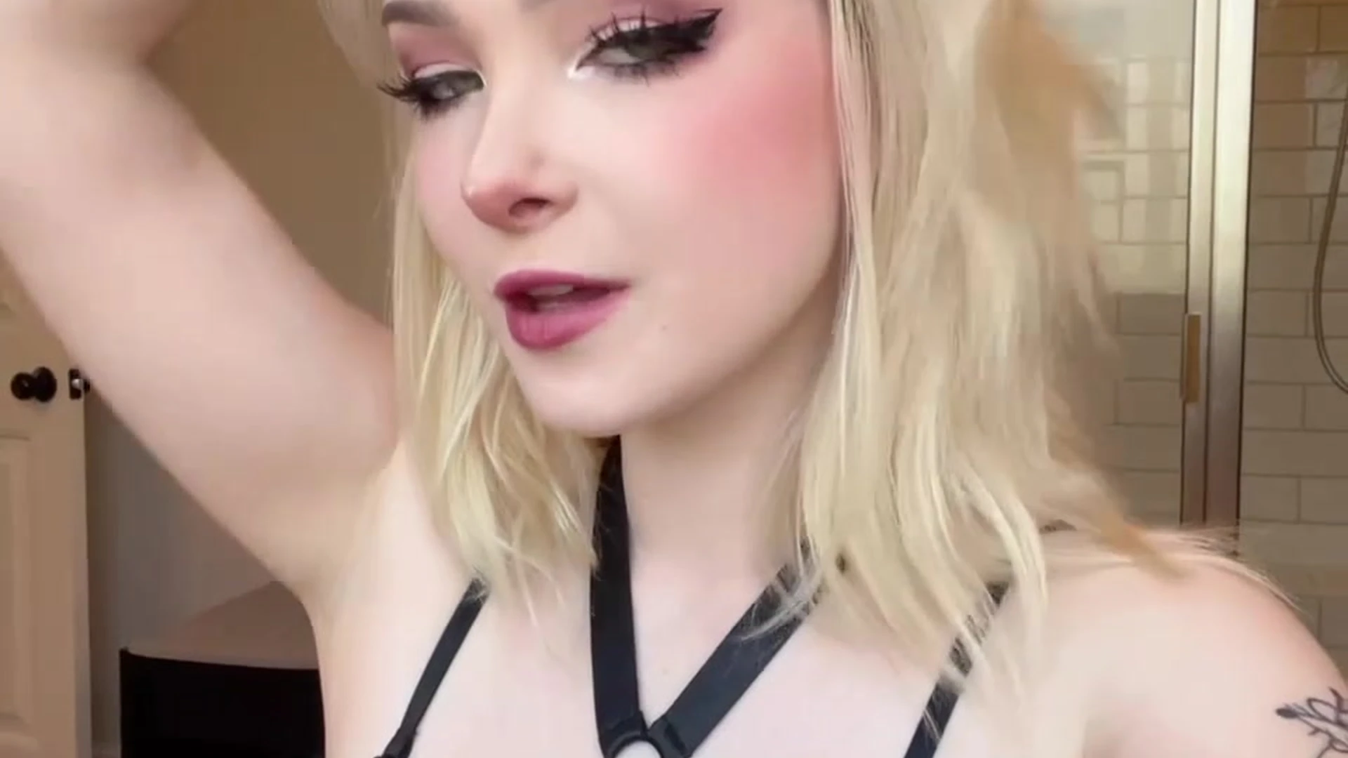 Exposed sneesnaw Nudeleaks