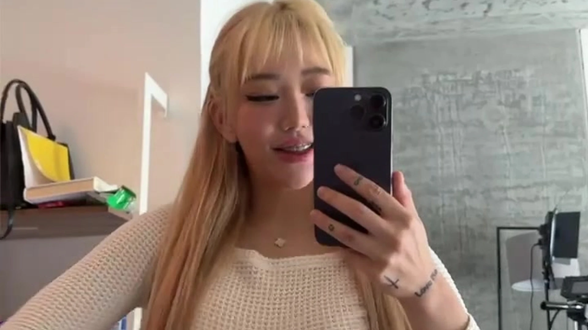 Authentic sucking blonde Kittylixo Fansly