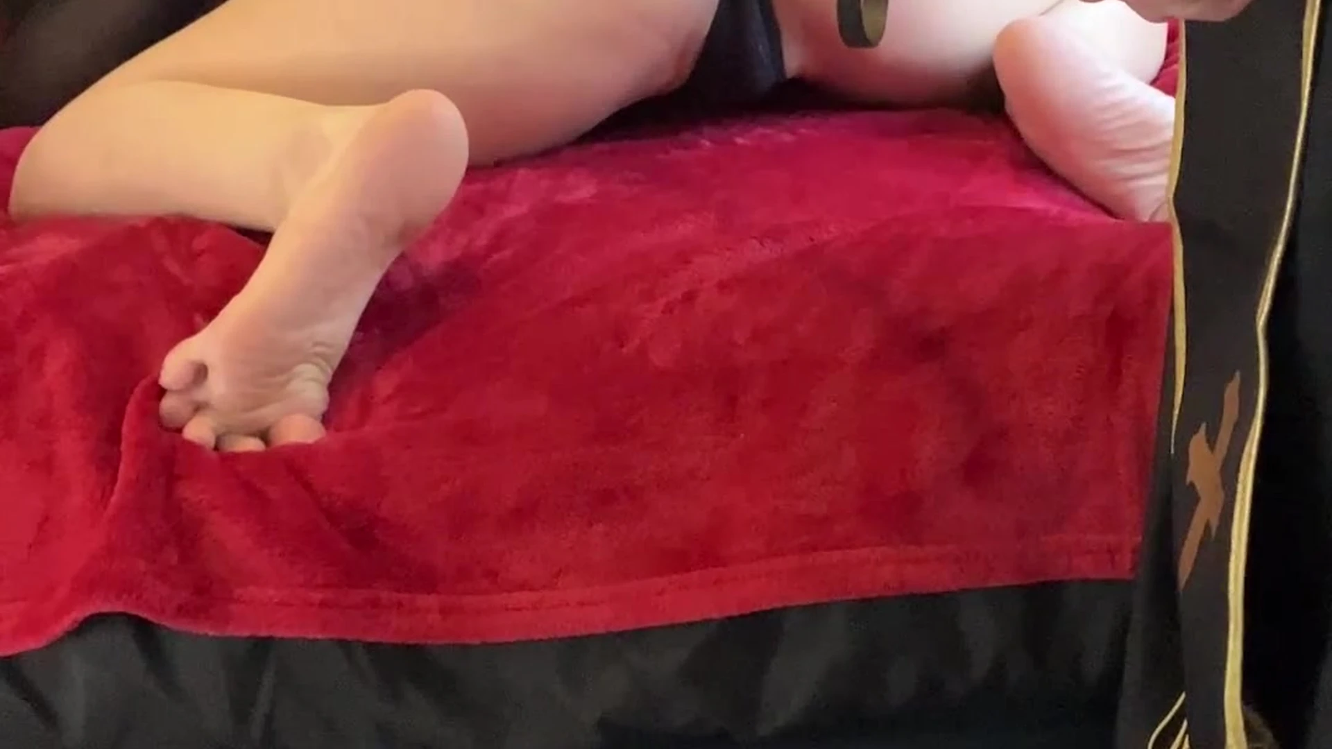 asian womanwearingred onlyfans