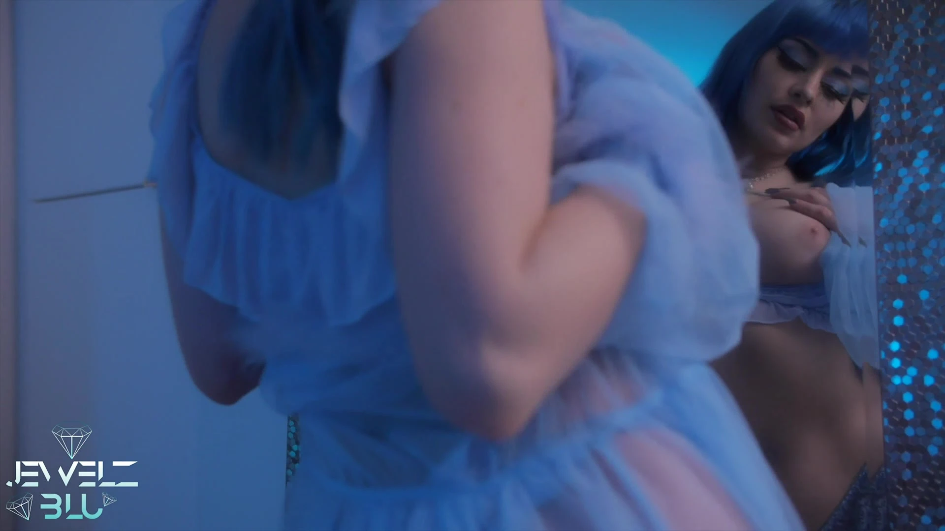 Sensational cum dumpster egirl Jewelz Blu reddit