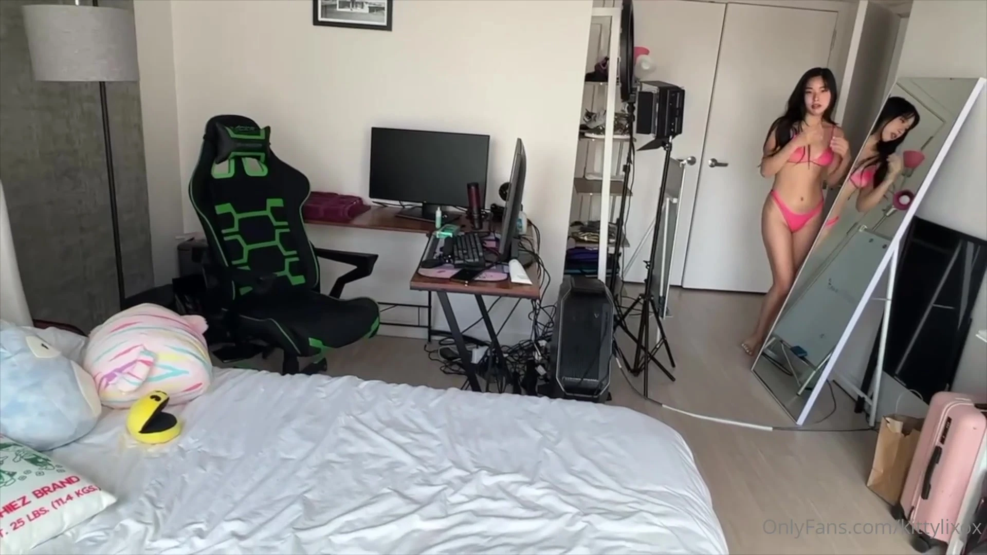 sexy slut small tits Kittylixo onlyfans pic Leaked full video