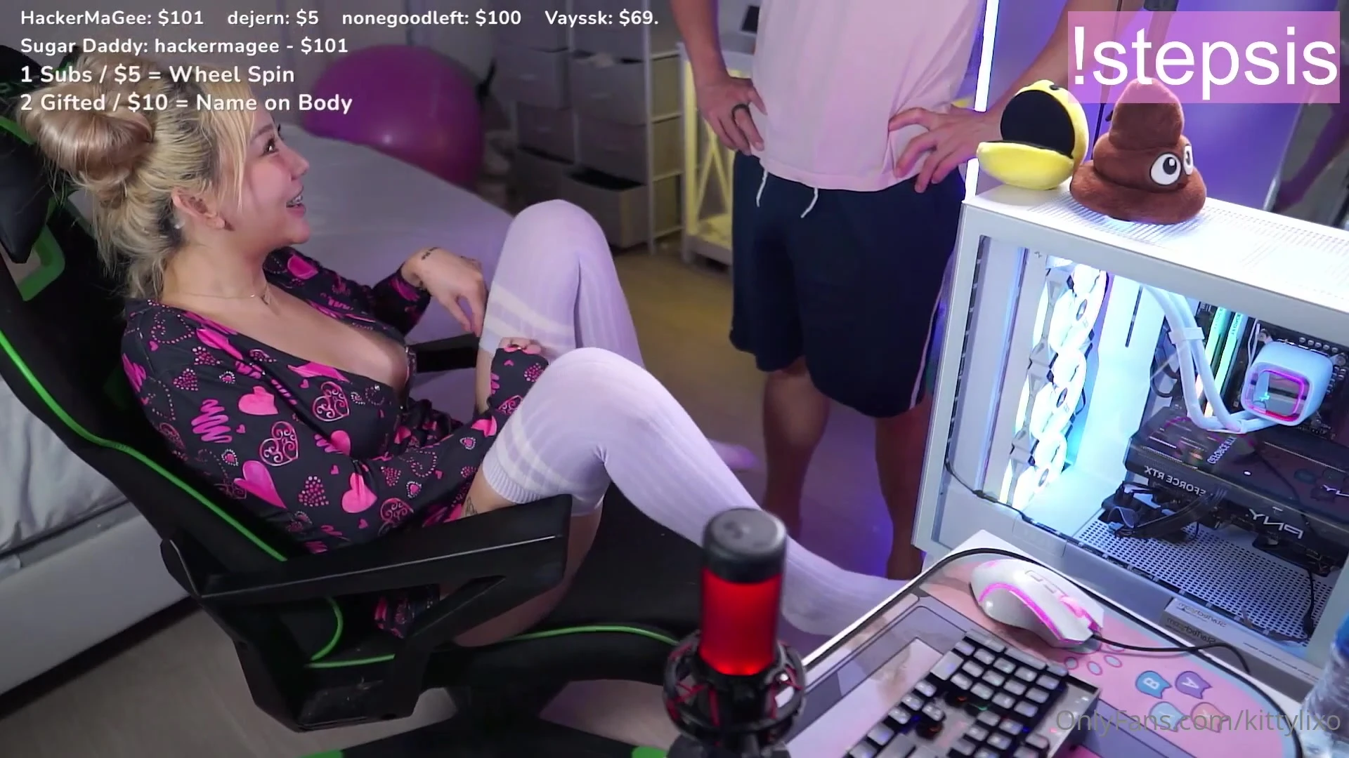 small tits Kittylixo onlyfans