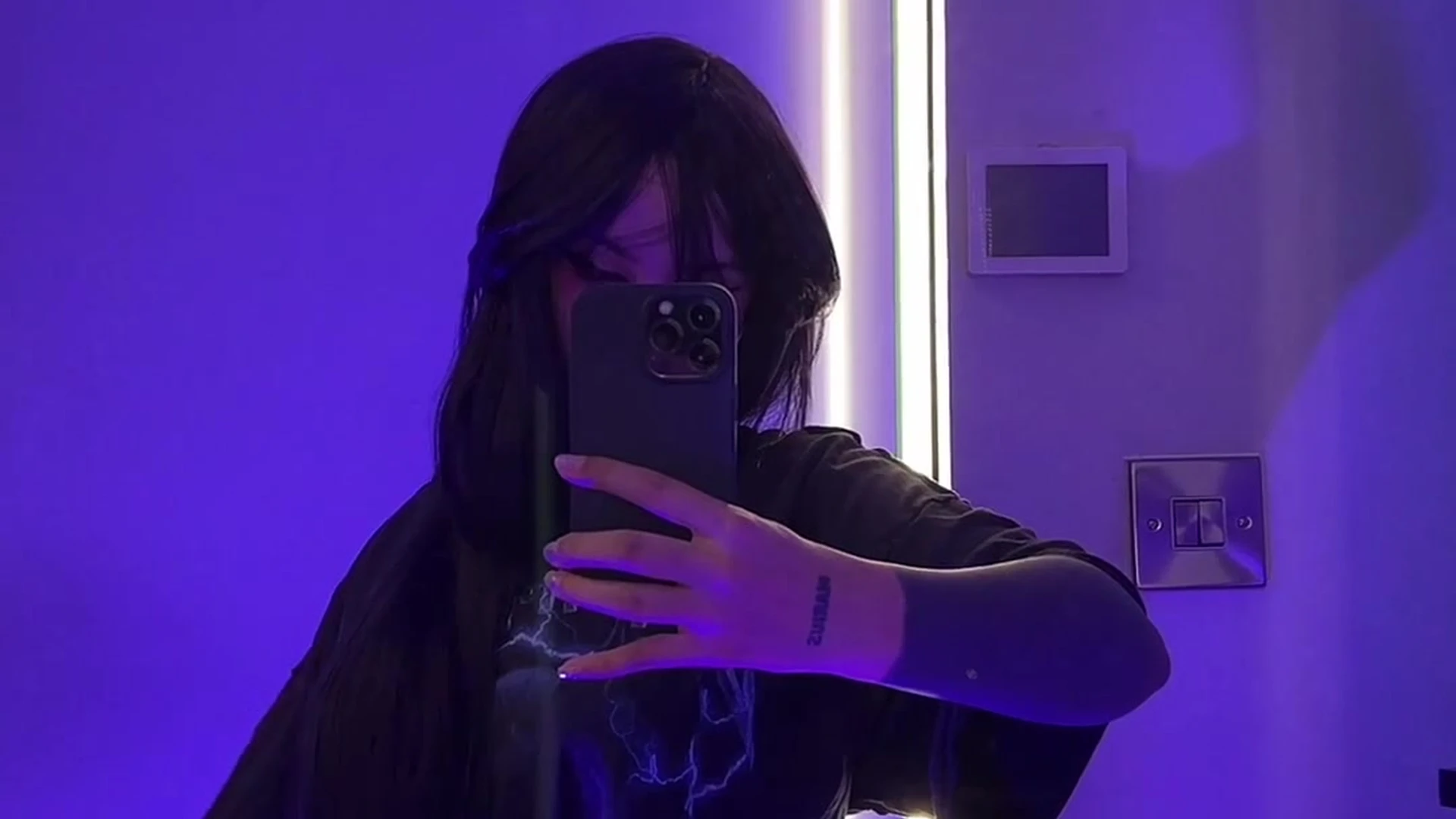 curvy ginasavagex nude boobs