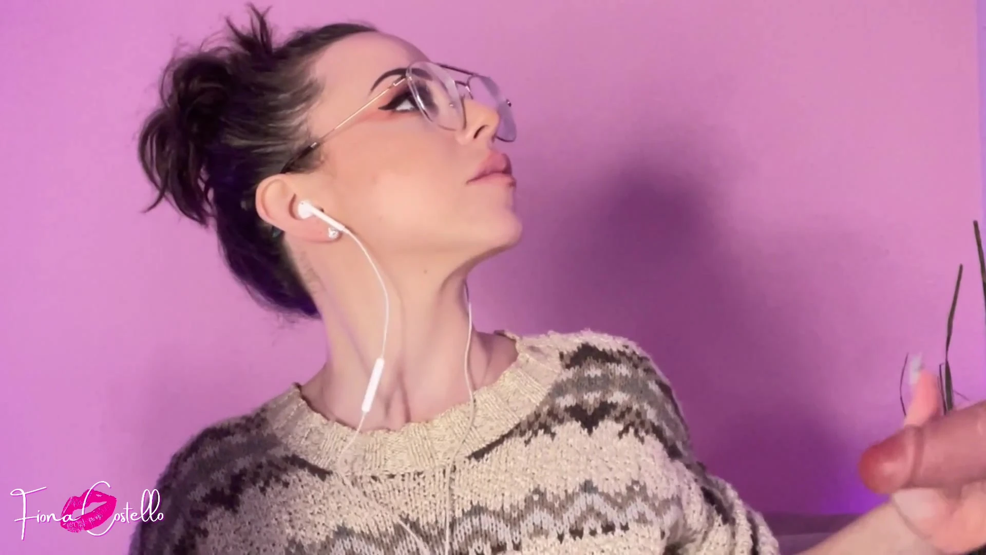 Sensational natural boobs Mama Fiona leaks