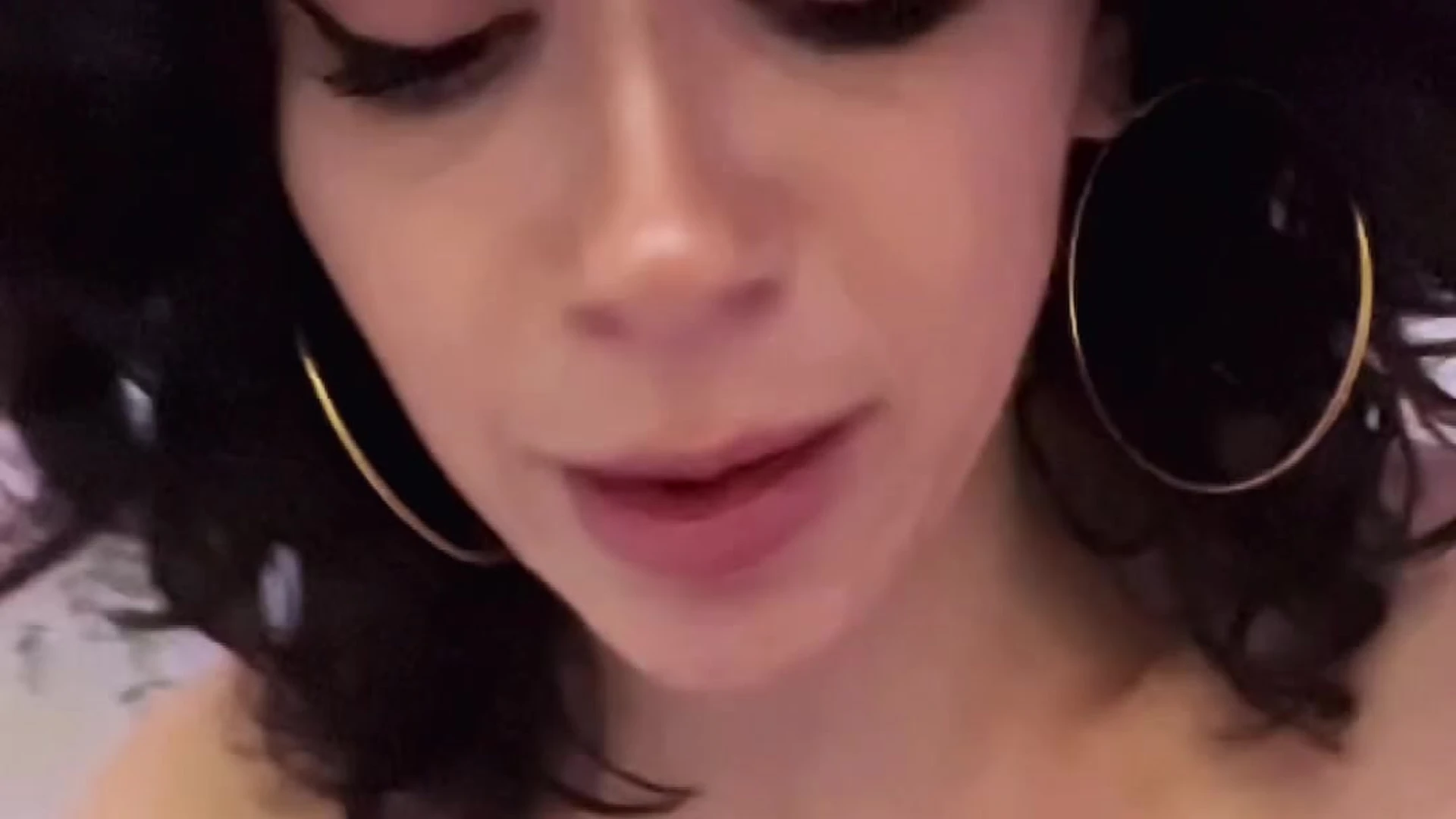 Authentic petite Mama Fiona twitter