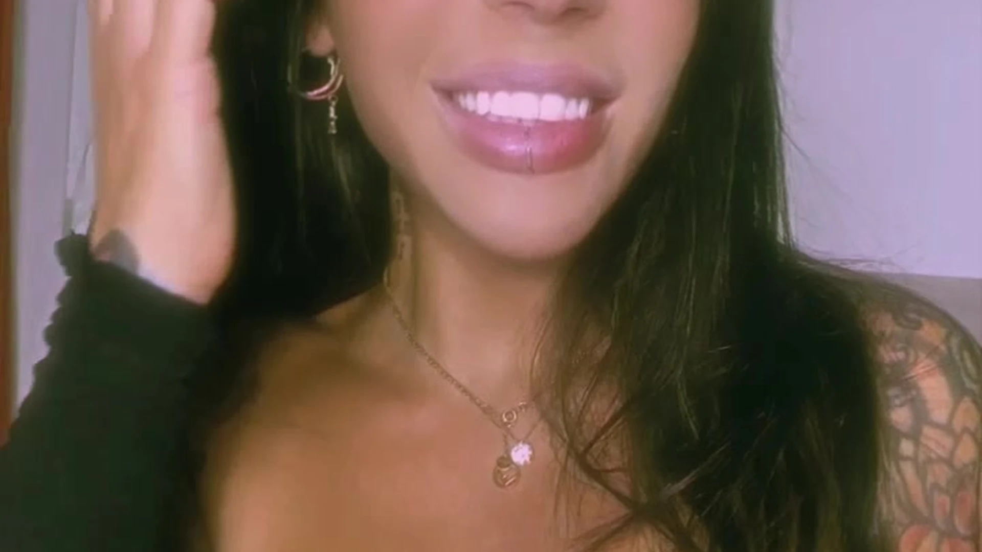 Sensational Authentic fake boobs Alex Mucci bg