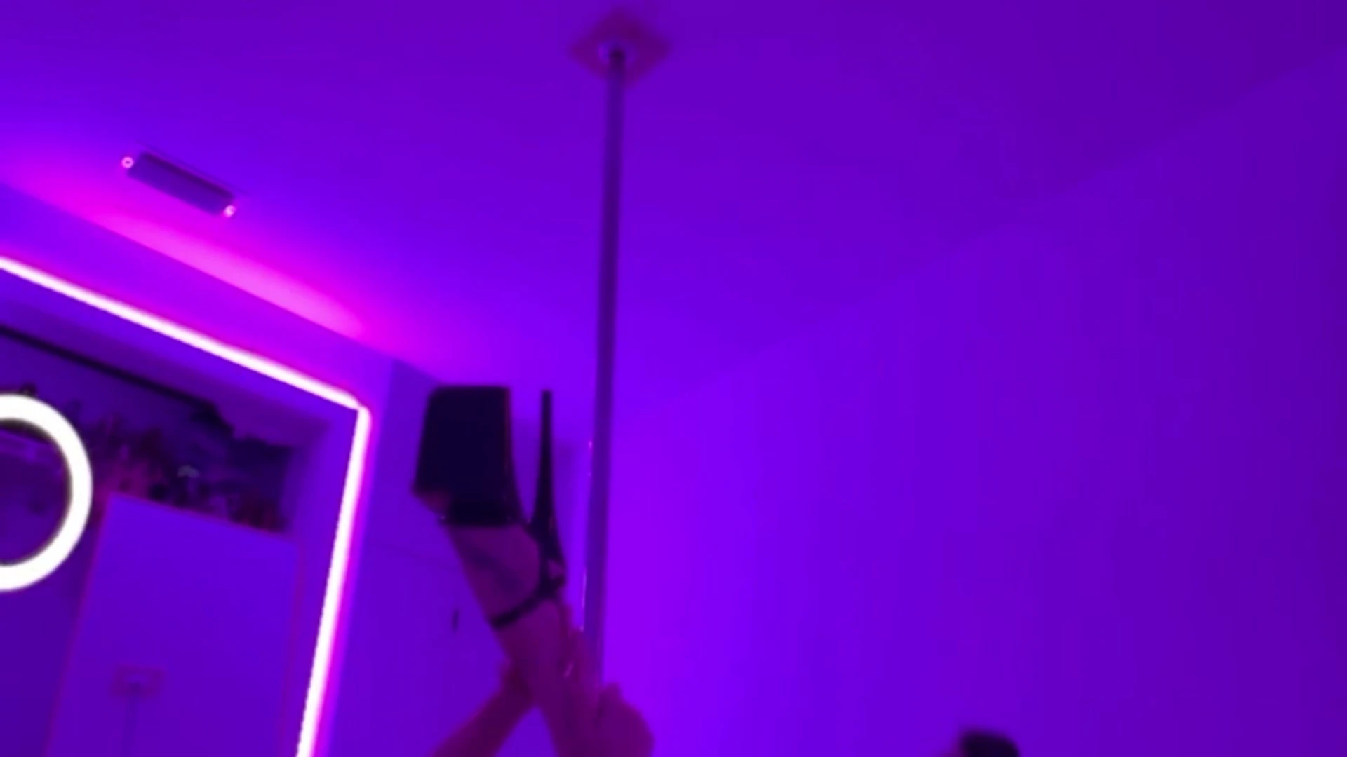 Epic Empowered babe Mama Fiona bg