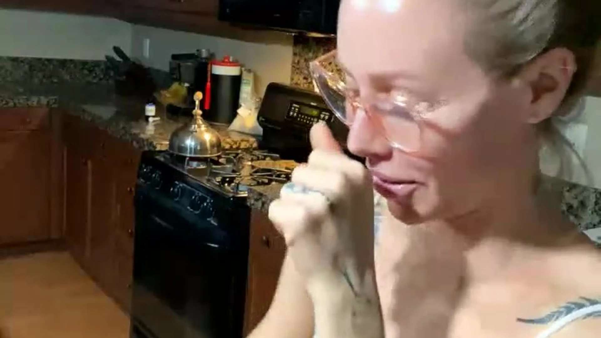 Exposed big ass Nicole Aniston fapello