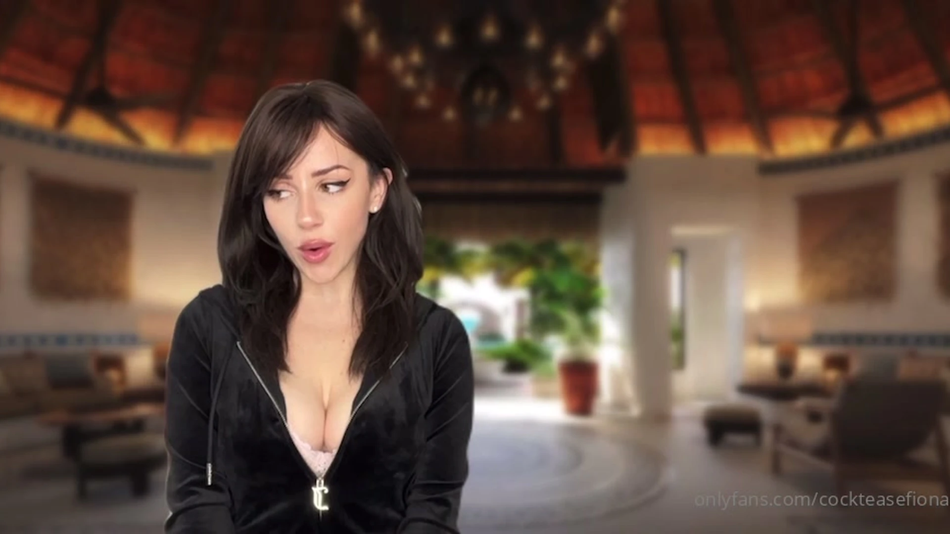 Exposed Effervescent  petite Mama Fiona onlyfans