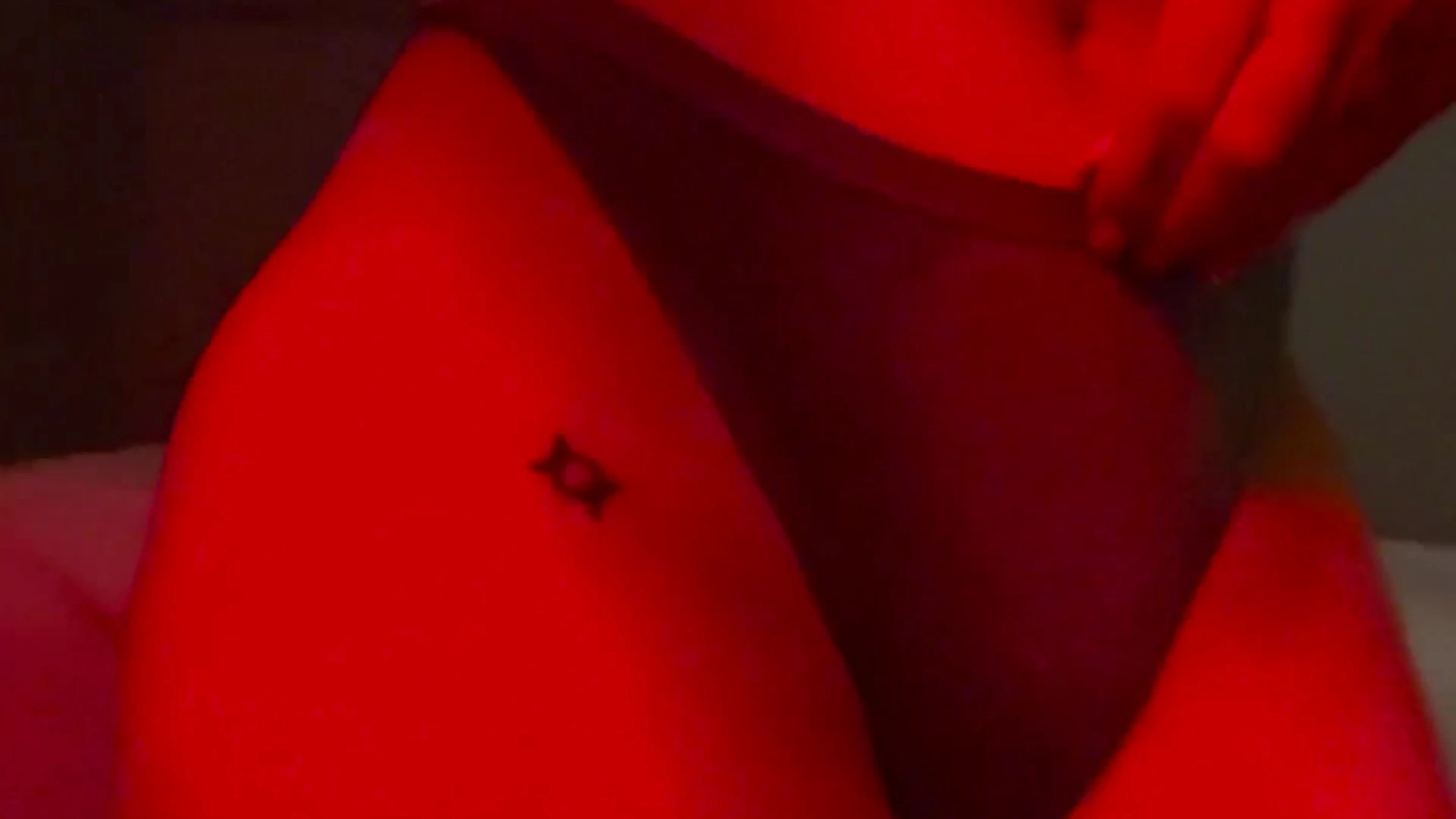 Exposed blonde Nicole Aniston leaked tits pic