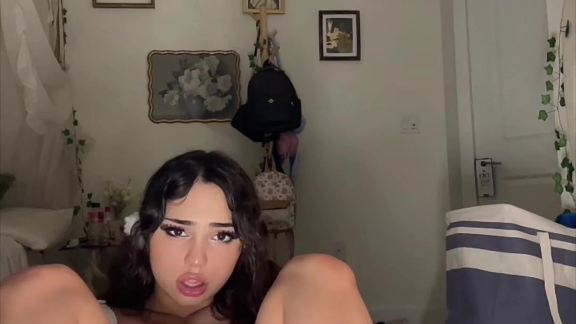 celeb wannabe slim Layla Adeline joi Sensational