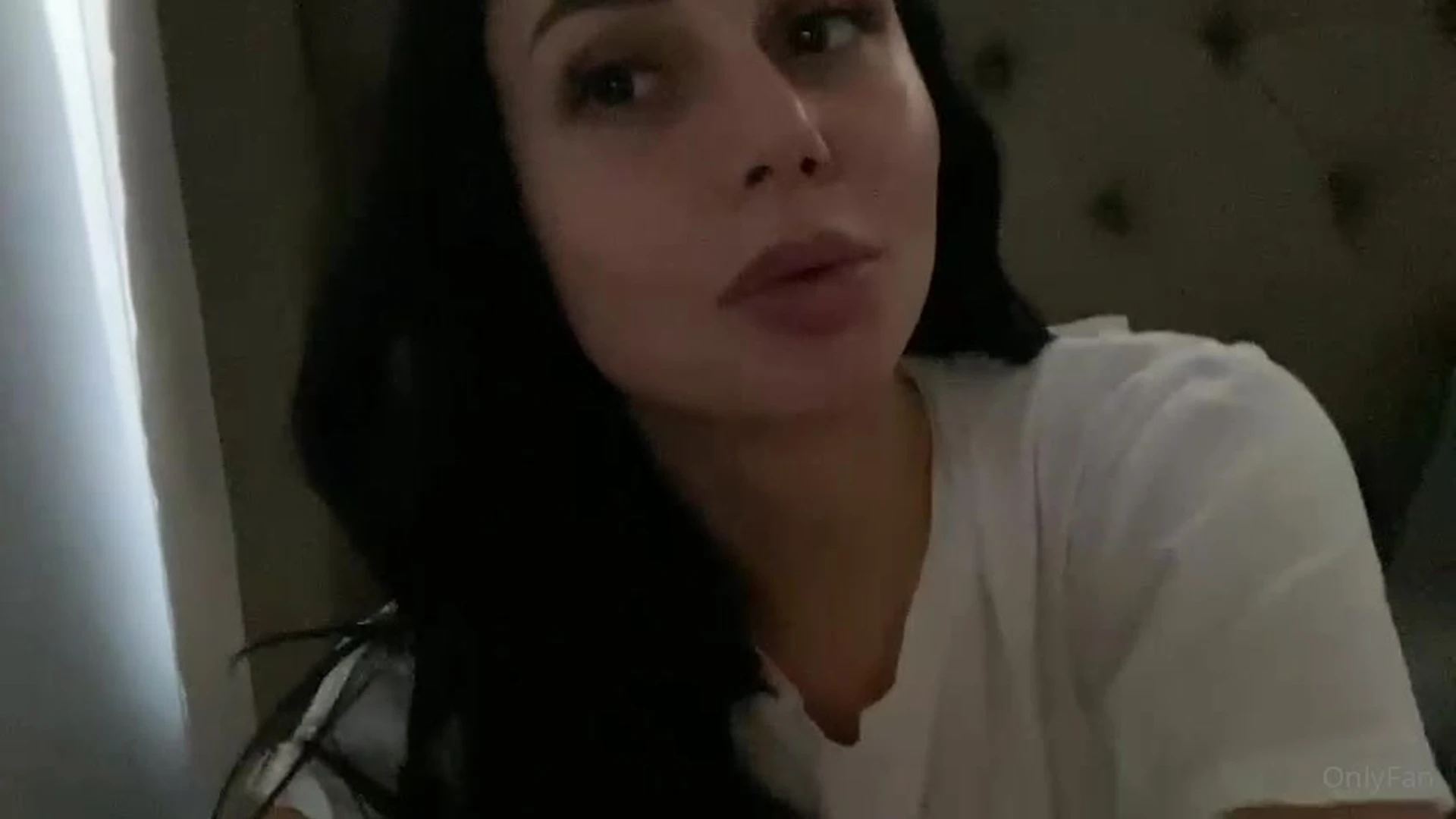 Sensational gorgeous perky Ariana Marie onlyfans  PRIVATE