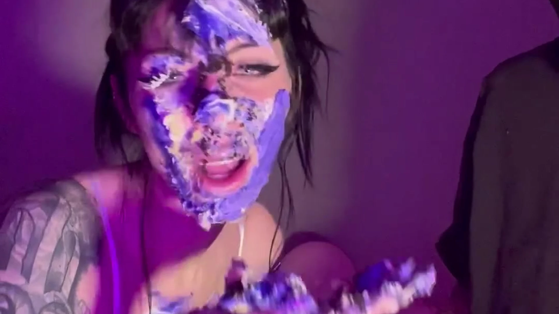 Exposed Enigmatic  slim Strawberrysquirtcake clips