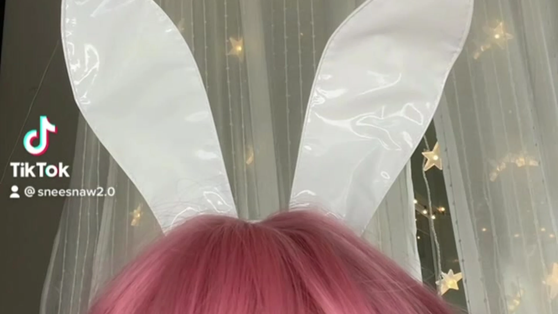 baddie sneesnaw boobs